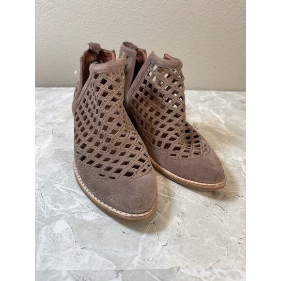 Jeffrey Campbell Boots Womens‎ 7.5 Taggart Booties Leather Lattice Pointed Toe - Picture 1 of 8